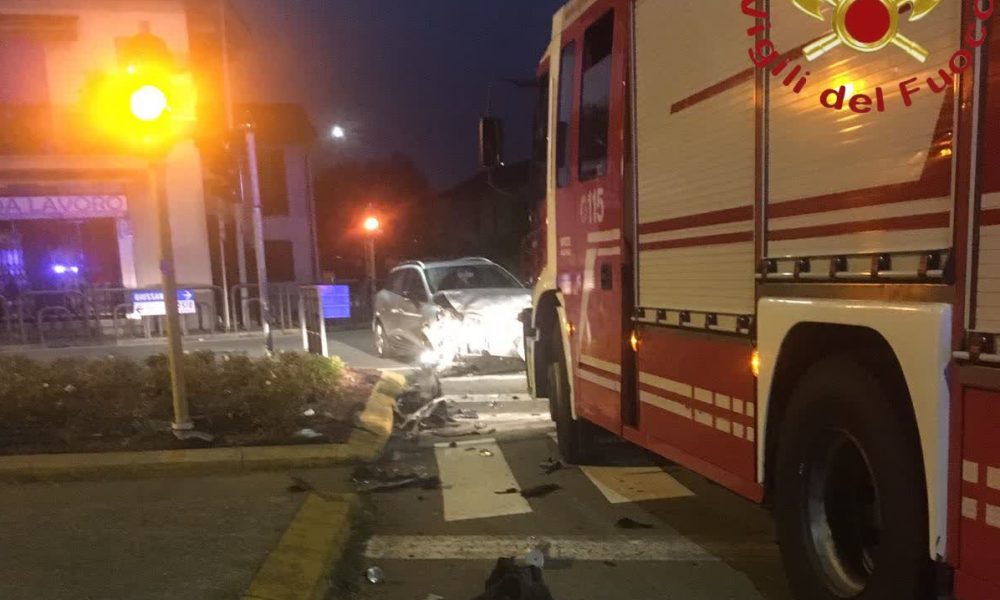 Scontro tra un’auto e un camion ad Arosio, ferita una donna