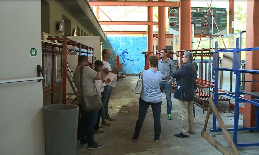 Sopralluogo al Palaghiaccio di Casate, la pista pronta entro la metà di settembre