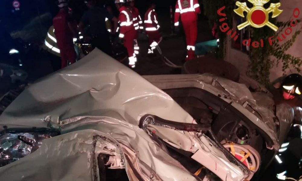 Incidente stradale nella notte a Guanzate, morti tre ragazzi