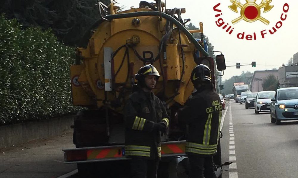 Cadorago, anziano in scooter si scontra con un camion, ferito gravemente