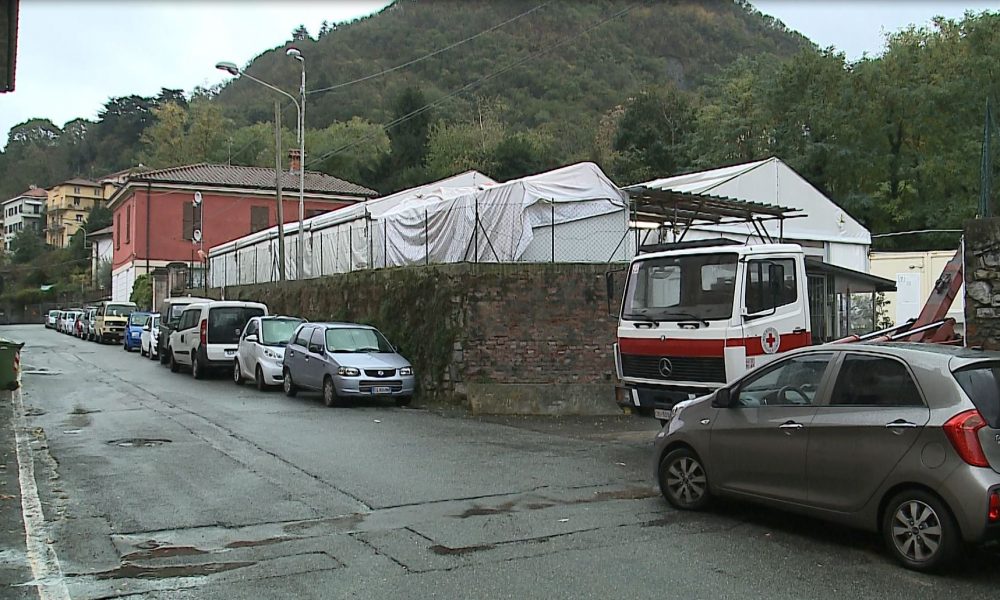 Un mese per smantellare il centro migranti di via Regina