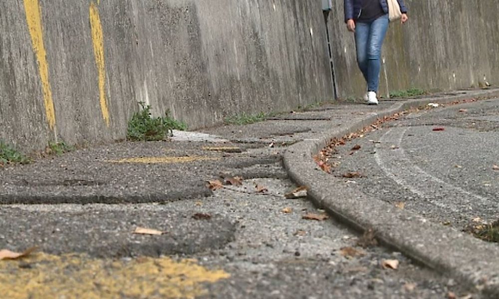 Como, Salita Cappuccini: strada dissestata, la segnalazione dei residenti