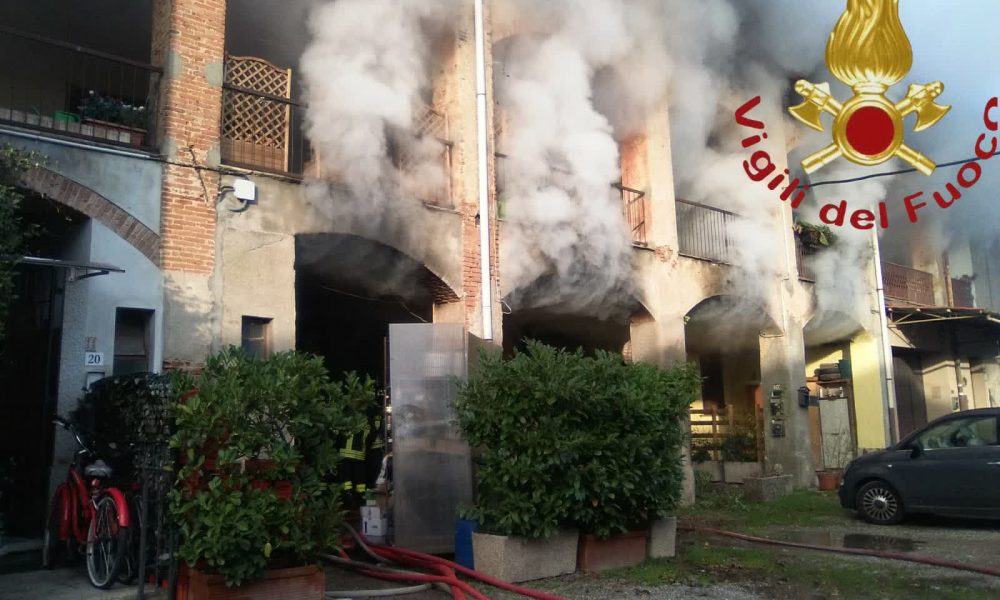 Cabiate, incendio in un ristorante, distrutta la cucina