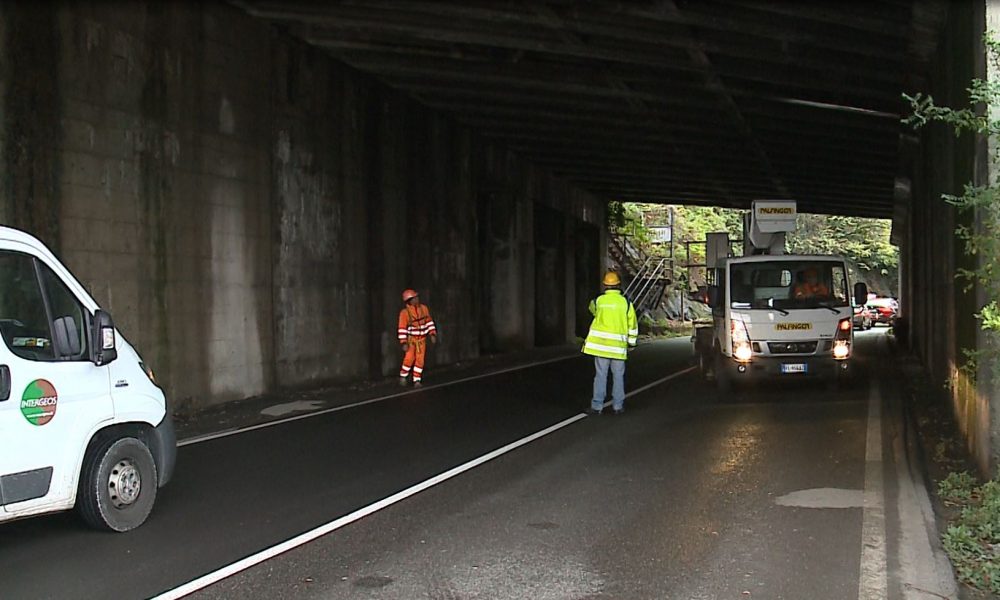 Cadono calcinacci dal ponte, dopo le verifiche tecniche riaperto l’ingresso dell’autostrada a Ponte Chiasso