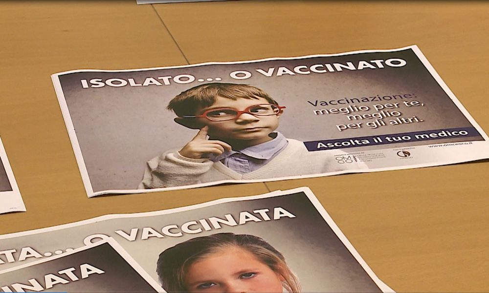 Campagna vaccinazione, medici sotto attacco no vax