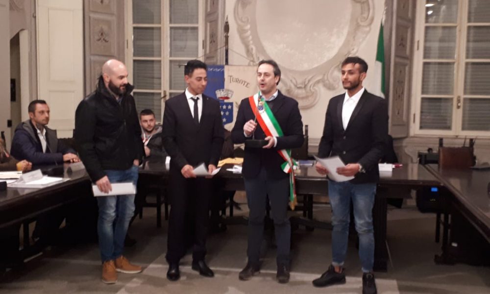 Turate, rapina sventata, i due giovani premiati per il gesto eroico