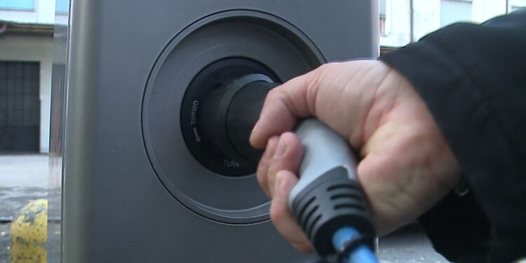 A Como 21 colonnine di ricarica per le auto elettriche