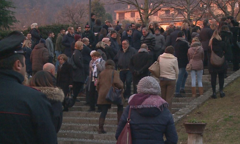 I funerali di Mattia Mingarelli, il 30enne di Albavilla morto tra le montagne della Valmalenco