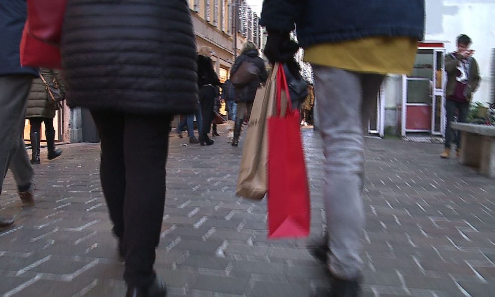 Abbigliamento e viaggi sotto l’albero. I lombardi spenderanno più della media italiana