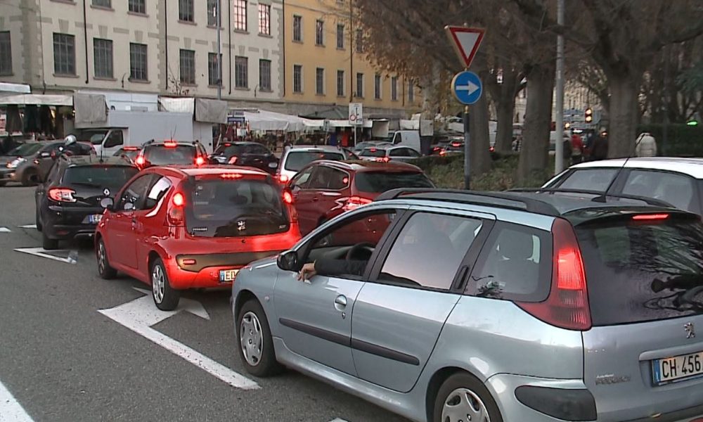 Traffico, sabato scorso a Como viabilità in tilt. Ma non secondo il Comune