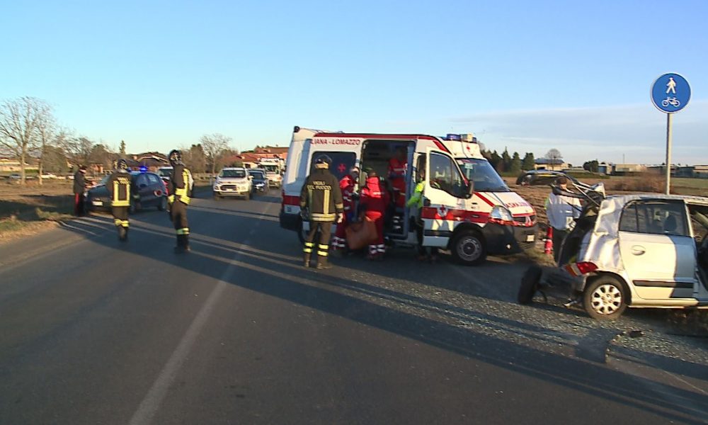 Incidente a Fenegrò, un’auto si ribalta. Interviene l’elisoccorso