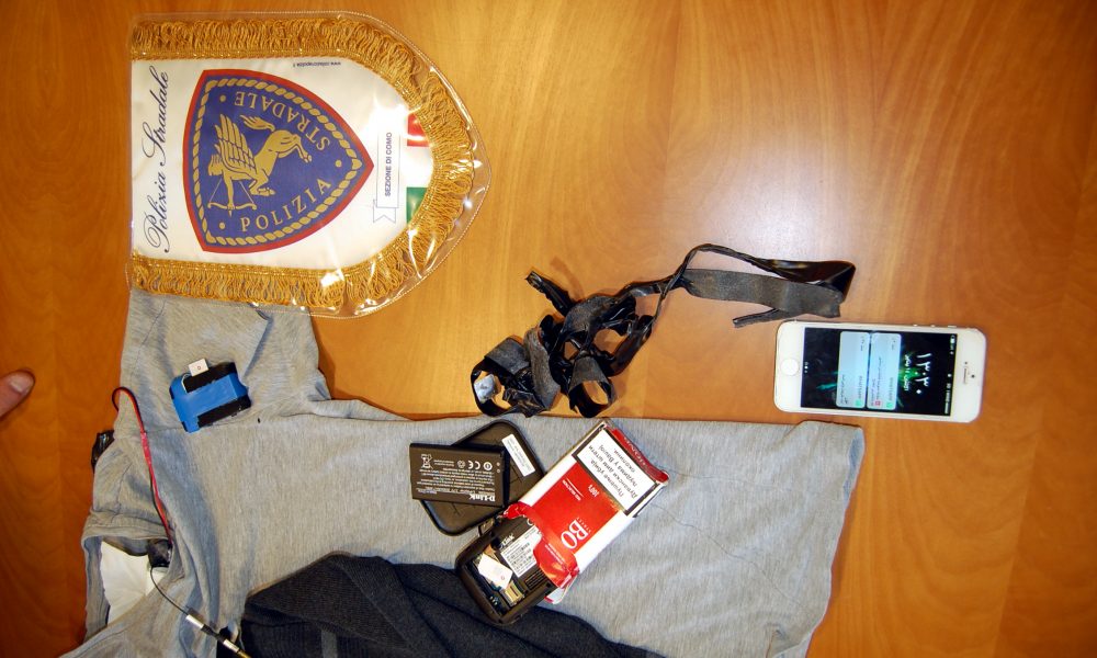 Microcamera e auricolare all’esame della patente, egiziano denunciato