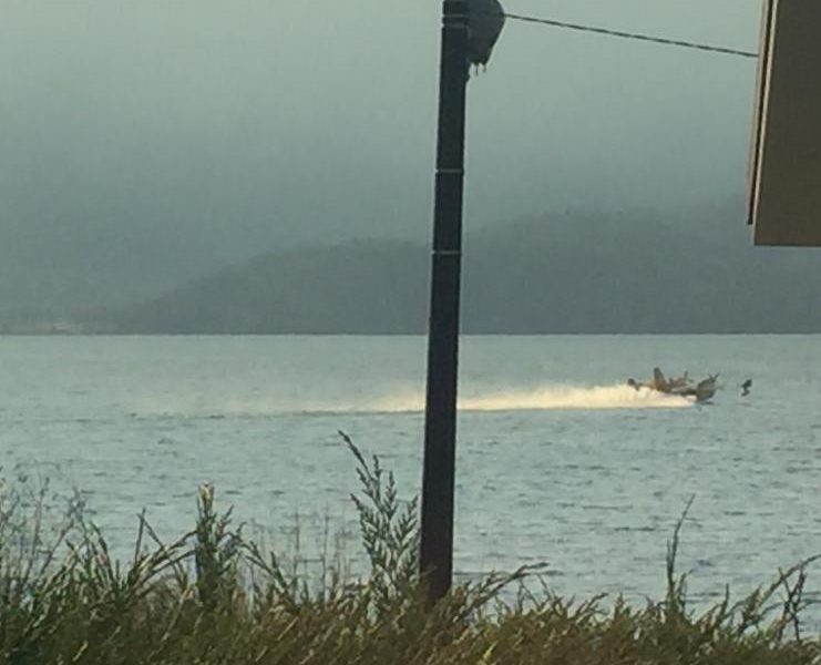 Valbrona e Sorico, la montagna brucia, in azione elicotteri e canadair