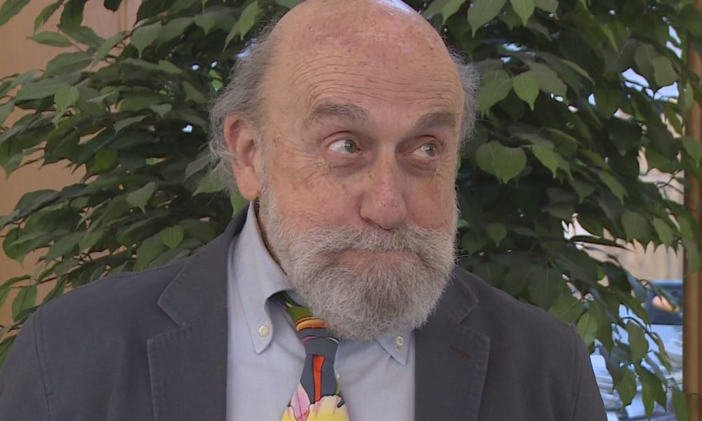 Solidarietà: il 25 maggio Enrico Beruschi ospite al Castello di Casiglio