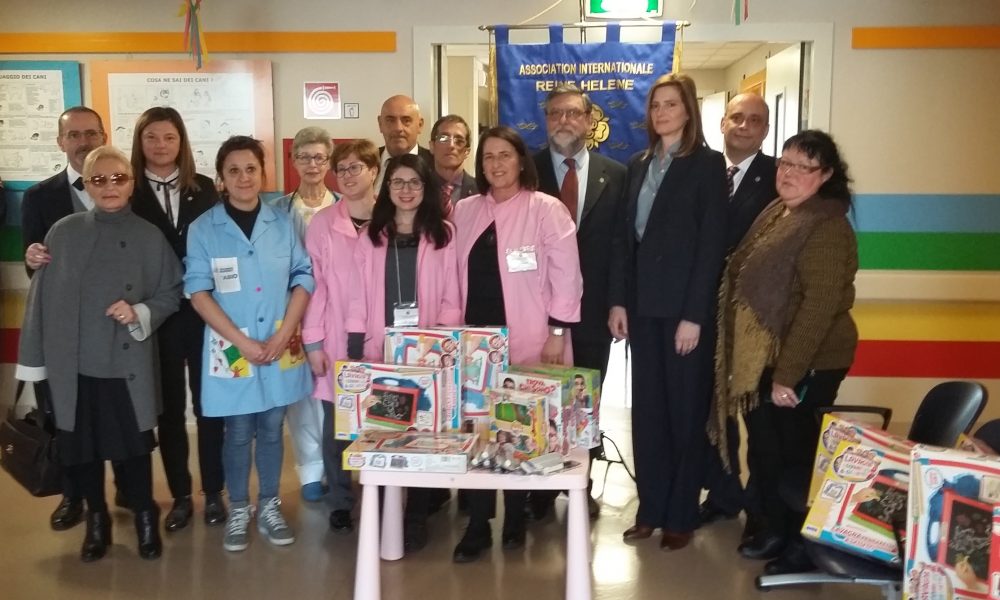 Sant’Anna, giochi per la pediatria dall’Associazione Regina Elena
