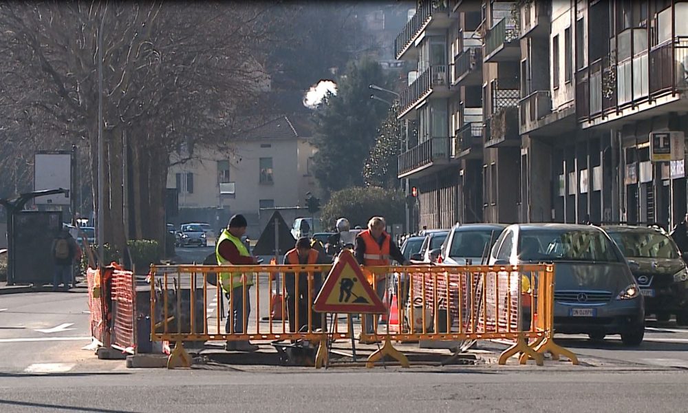 Como, caos via Recchi. Nuovo guasto alla rete fognaria