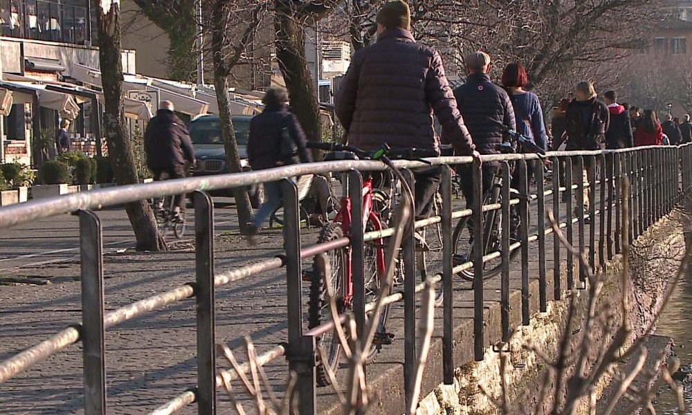 Domenica l’iniziativa di “Per Como Pulita”: 150 volontari impegnati ai Giardini a lago e in viale Geno