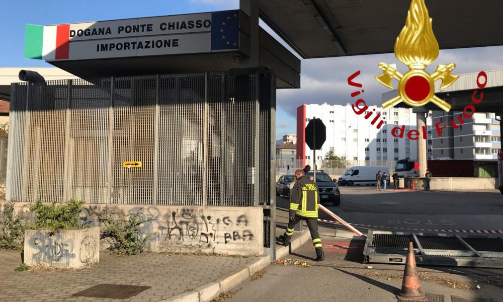 Dogana merci di Ponte Chiasso, finanziere schiacciato da un cancello. Ricoverato al Sant’Anna