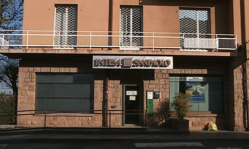 Inverigo, spaccata al bancomat, malviventi a mani vuote