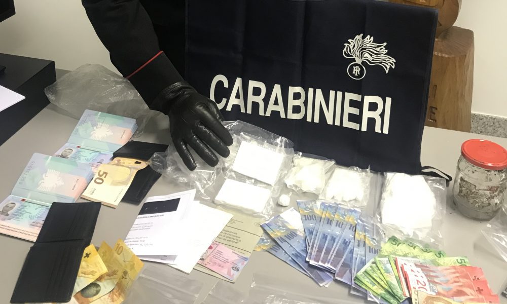 Campione, cocaina sotterrata nel bosco, fermati due albanesi