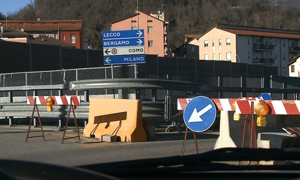 Viadotto dei Lavatoi chiuso ai mezzi pesanti, camion rimane incastrato mentre tenta di passare sul ponte