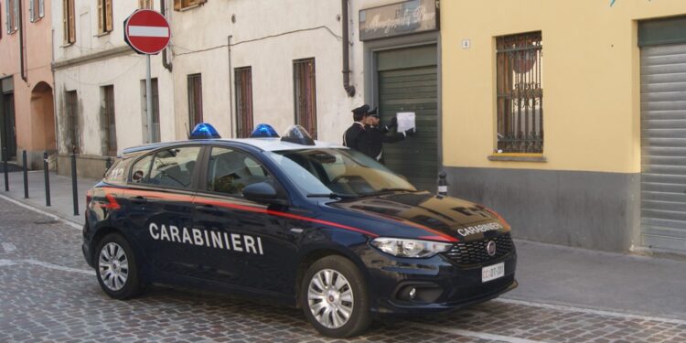 Una pattuglia dei Carabinieri a Como