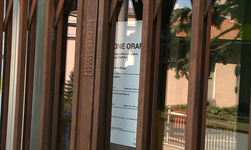 Tavernola, bandito armato di pistola rapina l’ufficio postale