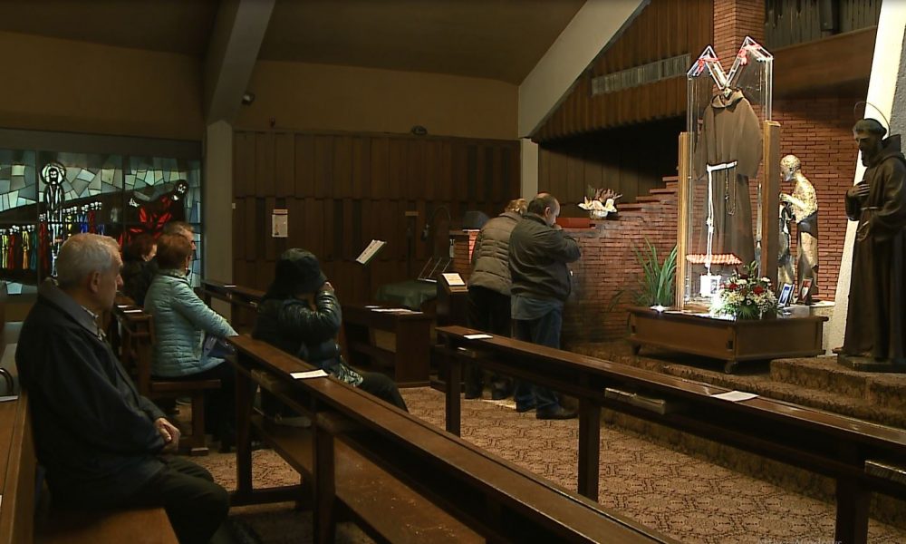 Il saio di San Pio fino a domani nella parrocchia di San Giuseppe. Il religioso al centro della puntata di Nessun Dorma