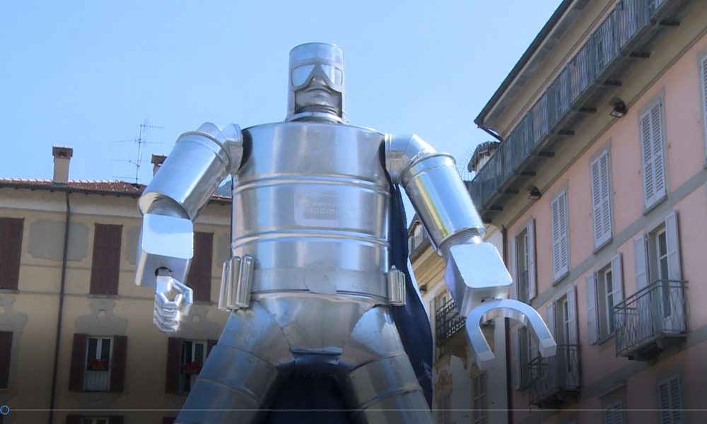 Capitan Acciaio a Como, la città premiata per la raccolta differenziata degli imballaggi