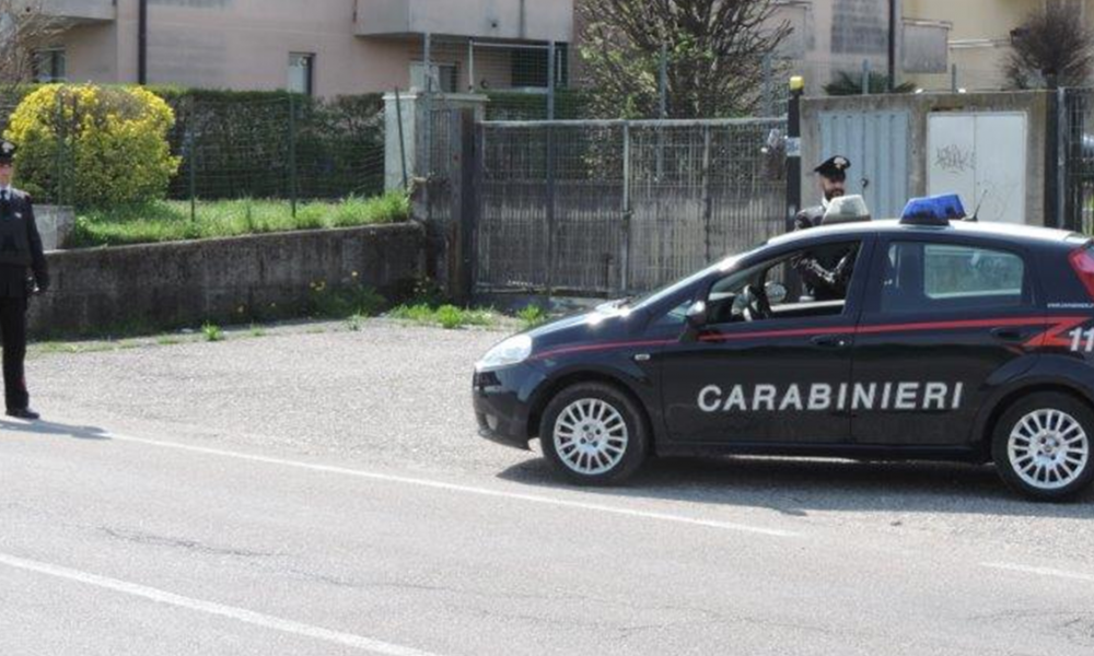 Guida ubriaco e minaccia i carabinieri con un taglierino. Arrestato 38enne di Casnate con Bernate
