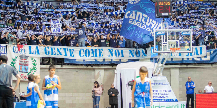 Eagles durante la partita del Campionato Serie A Campionato 2018/19 fra Red October Cant e VL Pesaro.  Basket - Desio 19/11/2018 - Walter Gorini/PallCantu © All Rights Reserved