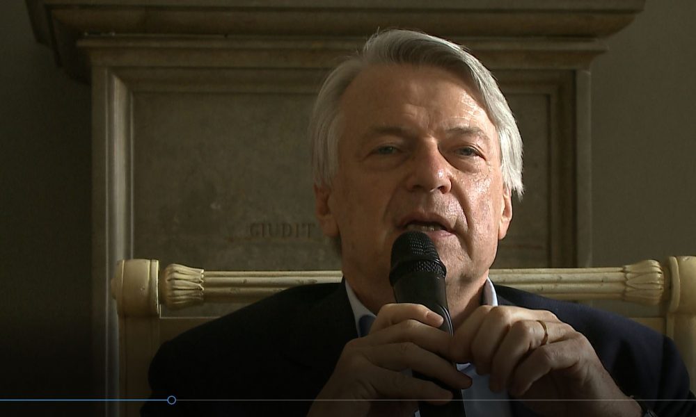 De Bortoli al Teatro Sociale di Como: “Lega e M5S divisi e confusi, si riuniscano”