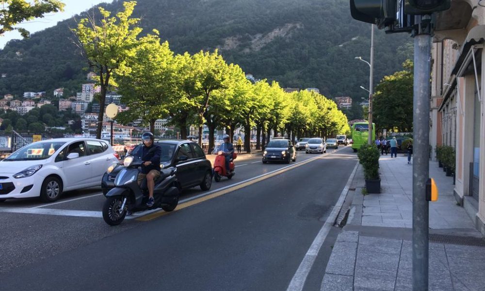 Dopo l’esondazione da stamattina il lungolago è stato riaperto totalmente al traffico
