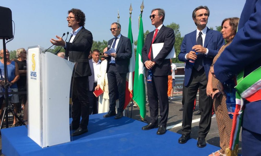 Annone Brianza, al taglio del nastro del nuovo ponte anche il ministro Toninelli