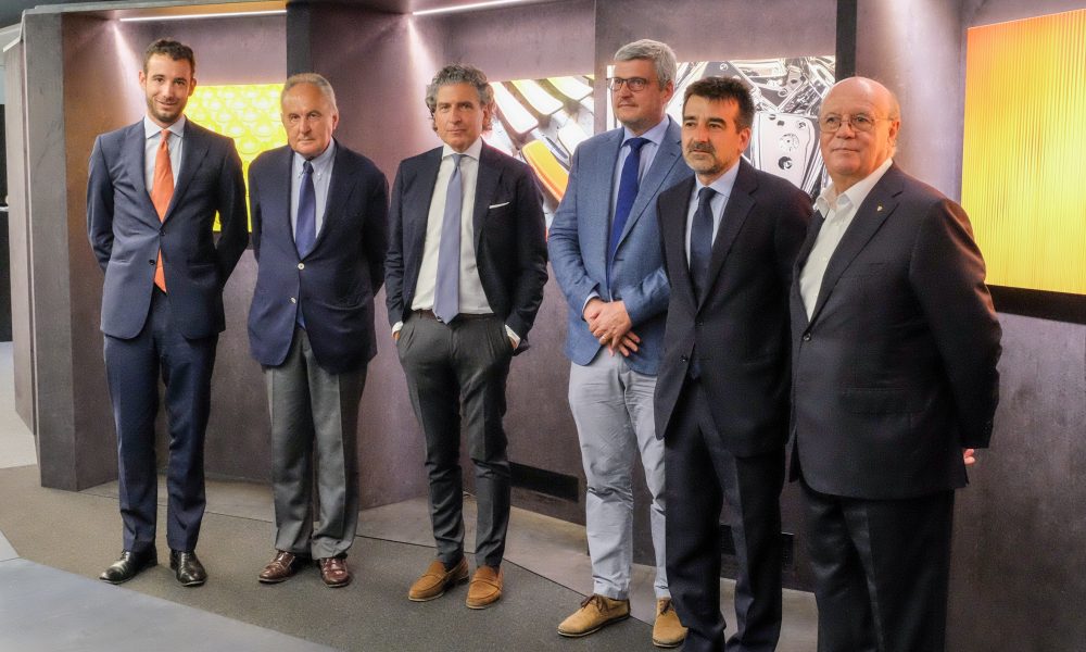 Confindustria Como, inaugurata la mostra per i cento anni. Manoukian: “Obiettivo, un palazzo che dialoga con la città”