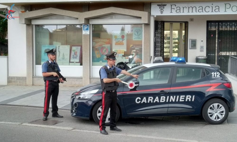 Mariano Comense: coltello e attrezzi da scasso, denunciato albanese 32enne