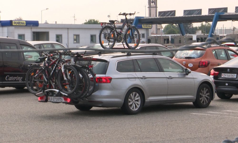 Festa in Svizzera e dogana chiusa. Code e traffico intenso sull’A9