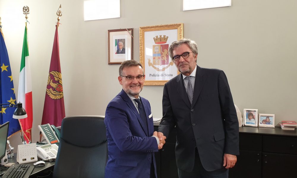 Immigrati e certificazioni di sicurezza, nuova collaborazione tra questura e notai