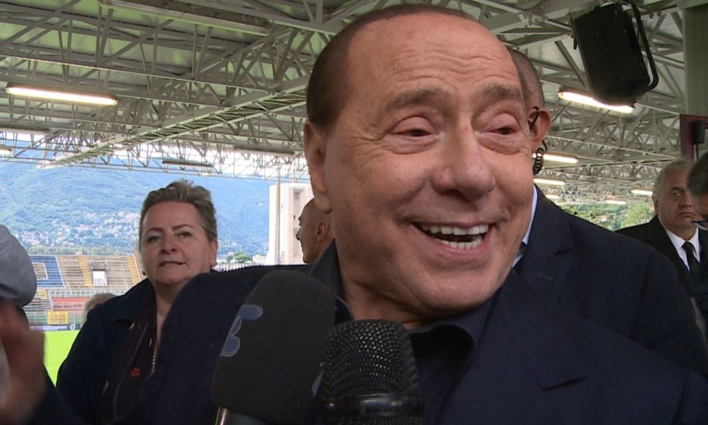 VIDEO – La fine di un’era: è morto Silvio Berlusconi. Politica, ricordi, ville: aveva un forte legame con il Lago di Como. Le interviste di Etv