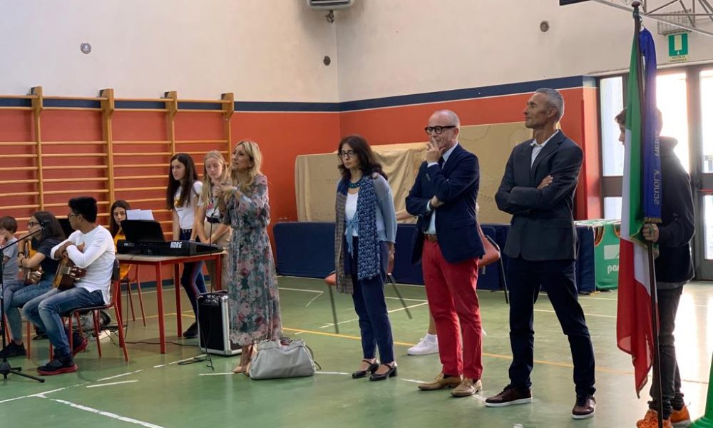 Prima campanella dell’anno scolastico 2019/2020, l’assessore Bonduri in visita nelle scuole comasche