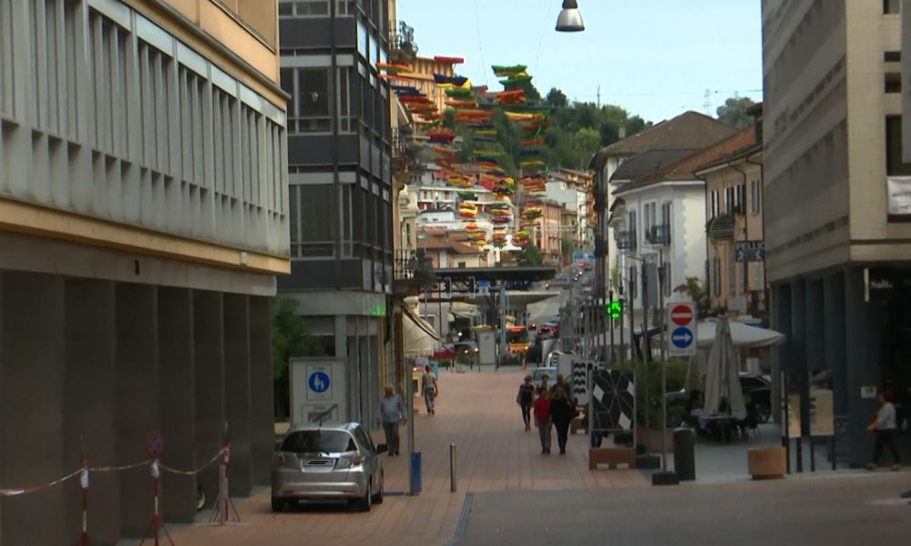 Frontalieri al contrario. Sempre più ticinesi vanno a vivere in Italia per contrastare il caro vita