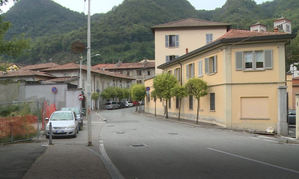 Como, pestaggio fuori da una discoteca. Auto danneggiata e quattro ticinesi al pronto soccorso