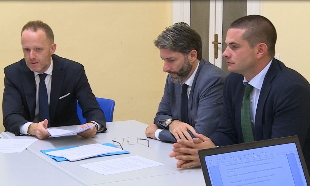 Palazzo Cernezzi, Rapinese presenta la mozione di sfiducia contro il sindaco: “Basta con la paralisi amministrativa, FI stacchi la spina”