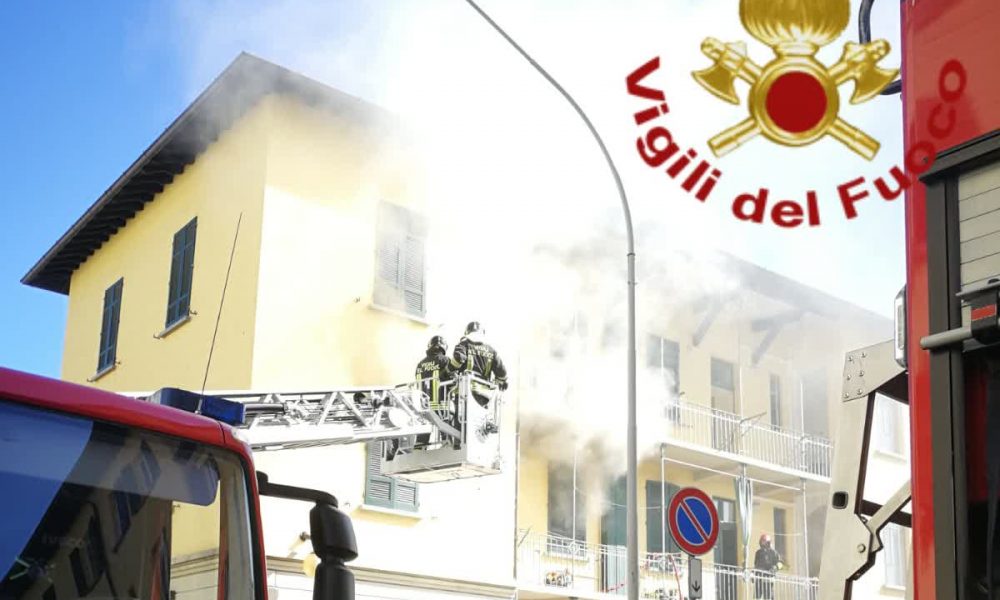 Como, incendio in un appartamento di via Turati, fumo e fiamme