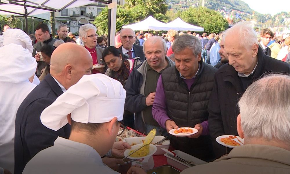 Festa dei cuochi a Como.  Grande affluenza, piatti esauriti in un’ora