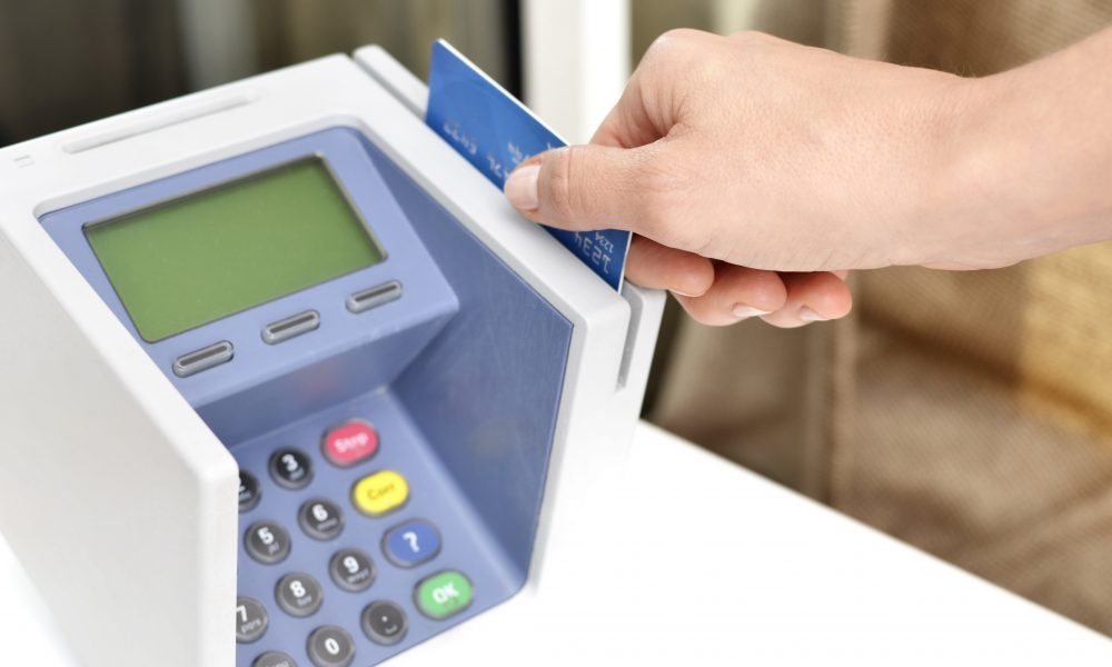 Rubò il portafogli alla prof del figlio: madre condannata a un anno e quattro mesi