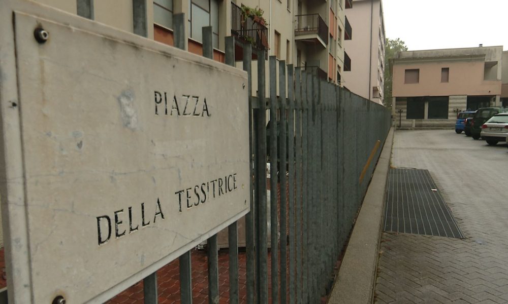 Spaccio in piazza della Tessitrice, arrestato 39enne con 240 grammi di droga nell’abbigliamento intimo