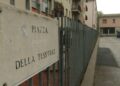 Spaccio piazza della Tessitrice Como