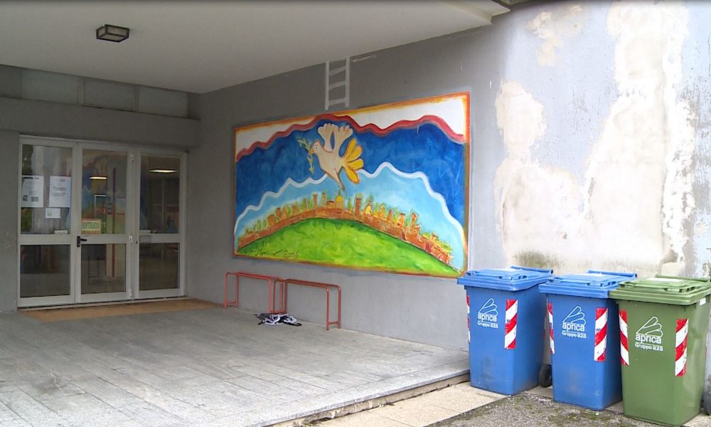 Prestino e Breccia, infiltrazioni e danni nelle scuole. Il sopralluogo dell’assessore Bonduri