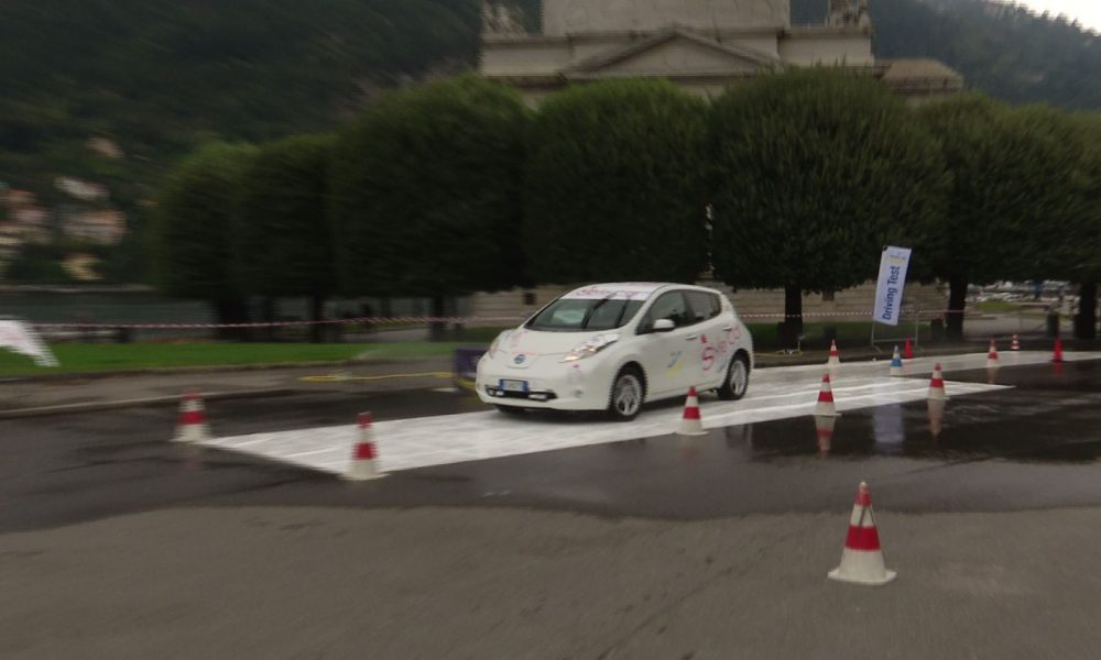Guida sicura e auto elettriche, l’iniziativa Aci. I test ride dedicati agli studenti comaschi